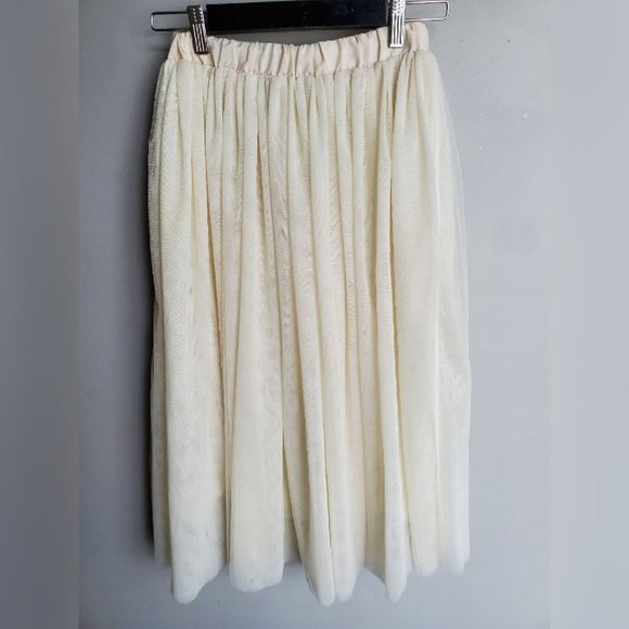 🌟Host Pick 🌟 Cream Tulle skirt - Picture 1 of 3